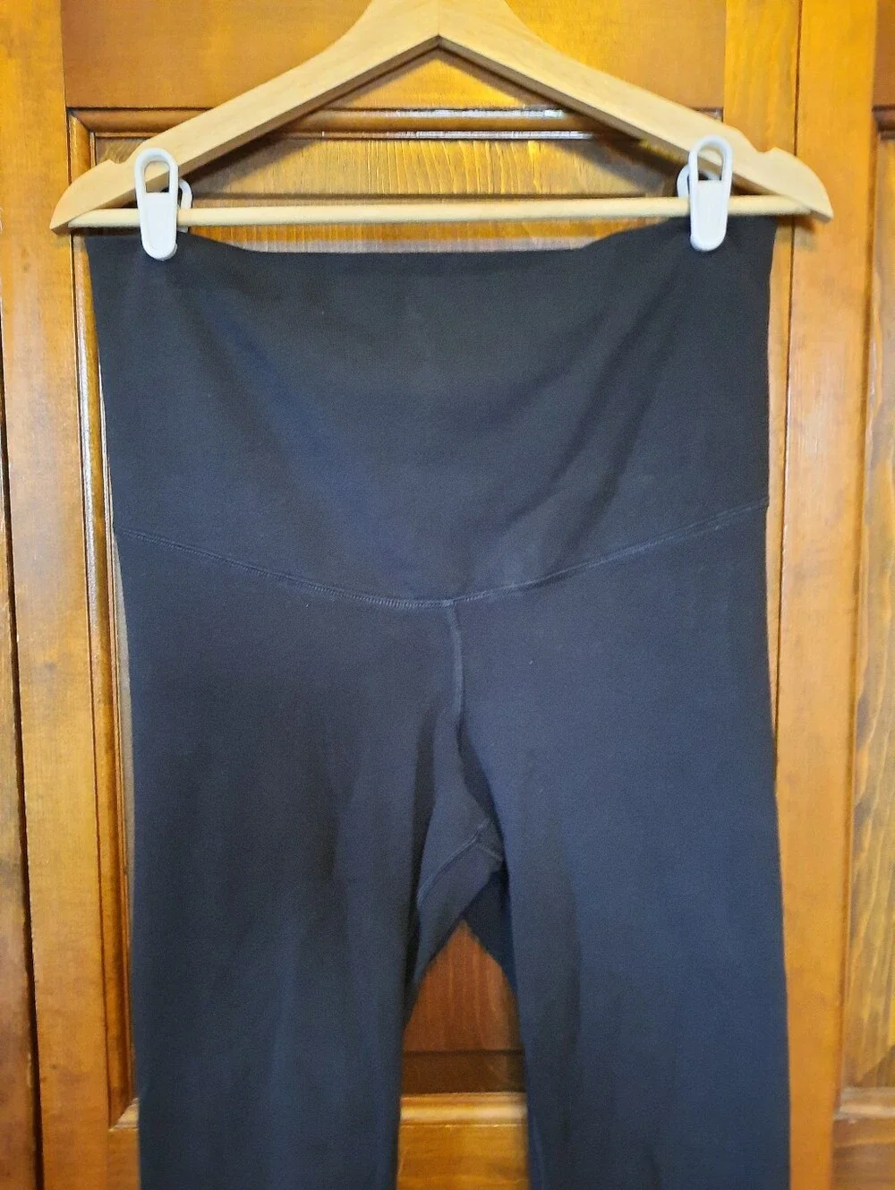 Old Navy Maternity Powerchill High-Rise Go-Dry Black Leggings Size Medium